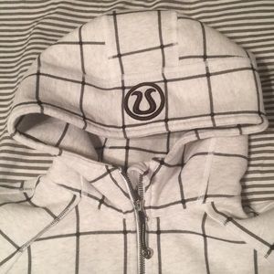 Women’s Lululemon Scuba hoodie sweatshirt. Size 8